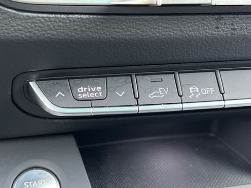 Used 2024 Audi Q5 e Premium Plus AWD/4WD image 40