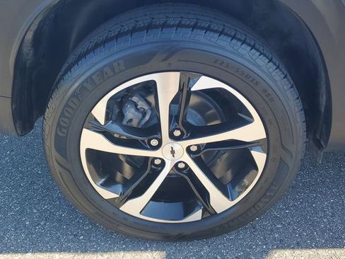 Used 2024 Chevrolet Trax RS w/ Driver Confidence Package FWD image 5