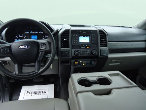 Used 2020 Ford F250 XL w/ Power Equipment Group image 13