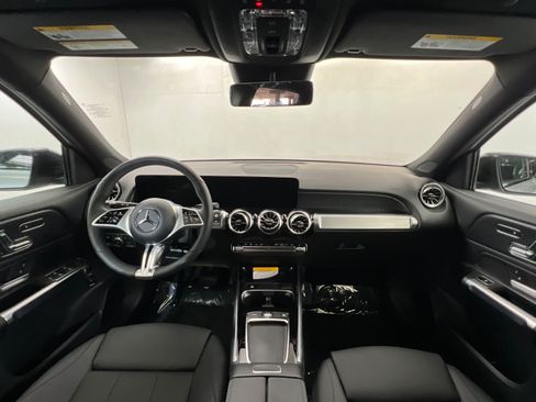 New 2026 Mercedes-Benz GLB 250 4MATIC image 9