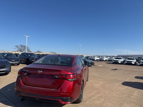 Certified 2025 Nissan Sentra SR w/ SR Premium Package image 17