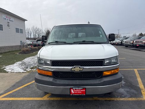 Used 2016 Chevrolet Express 3500 LT w/ LT Preferred Equipment Group image 3