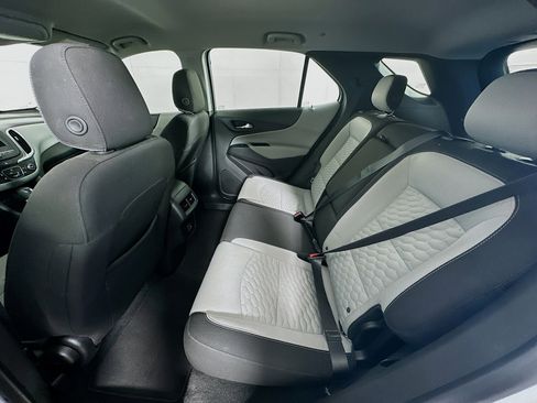 Used 2020 Chevrolet Equinox LS FWD image 27