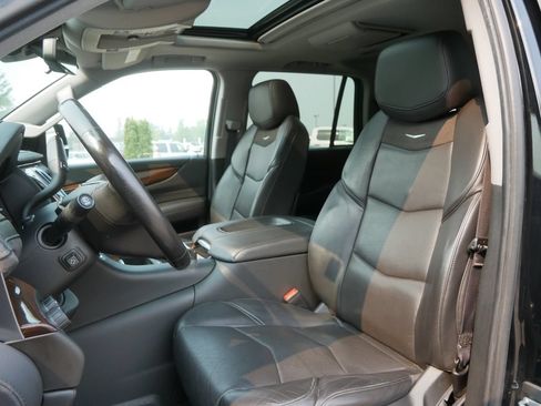 Used 2020 Cadillac Escalade Premium Luxury w/ Escalade Sport Edition AWD/4WD image 9