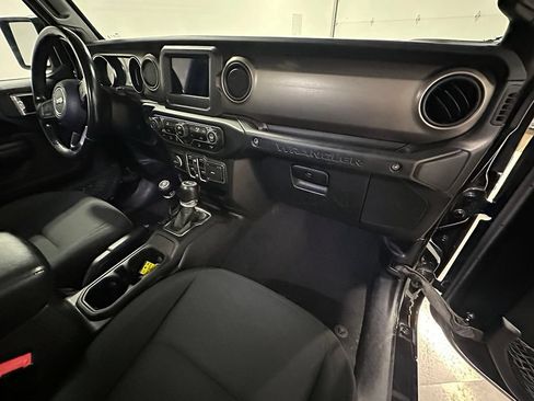 Used 2021 Jeep Wrangler Unlimited Sport AWD/4WD image 25