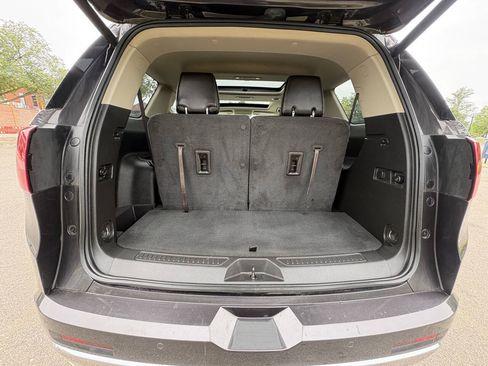 Used 2019 GMC Acadia Denali w/ Technology Package AWD/4WD image 29