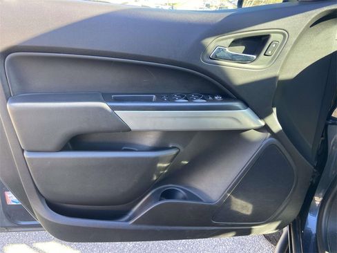 Used 2019 Chevrolet Colorado ZR2 image 11