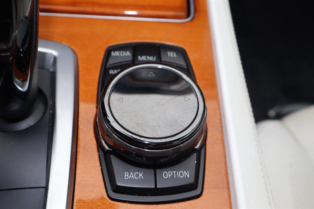 Used 2015 BMW 750Li RWD image 22