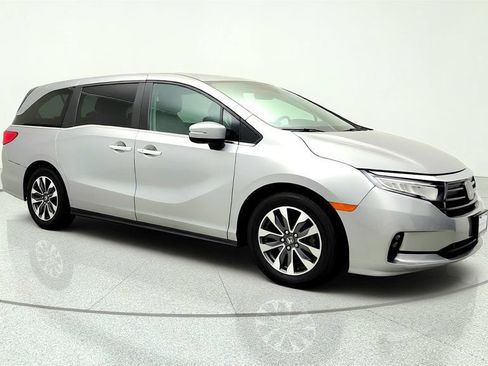 Used 2023 Honda Odyssey EX-L image 3