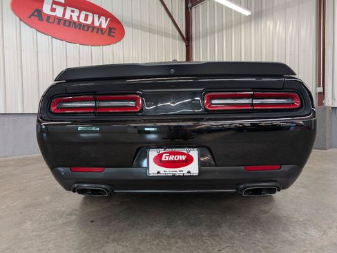 Used 2022 Dodge Challenger R/T w/ Blacktop Package RWD image 15