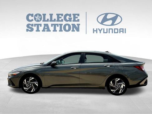 Used 2025 Hyundai Elantra Sport w/ Cargo Package FWD image 7