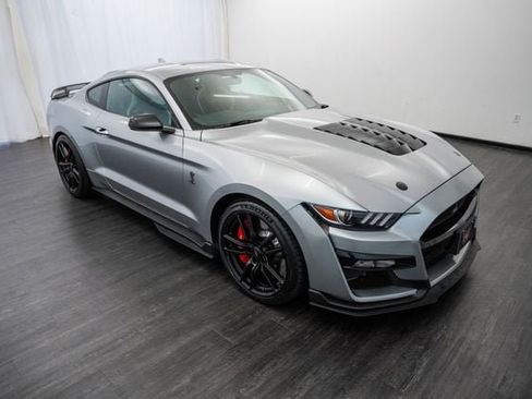Used 2021 Ford Mustang Shelby GT500 w/ Technology Package RWD image 2