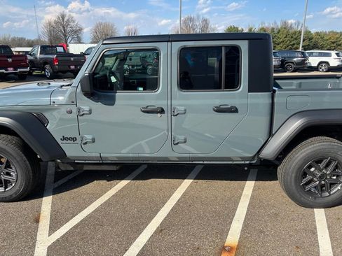 New 2026 Jeep Gladiator Sport AWD/4WD image 6