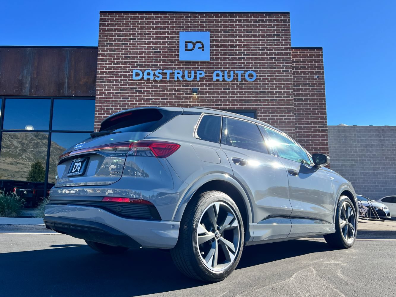 Used 2024 Audi Q4 e-tron Premium Plus w/ Premium Plus AWD/4WD image 6