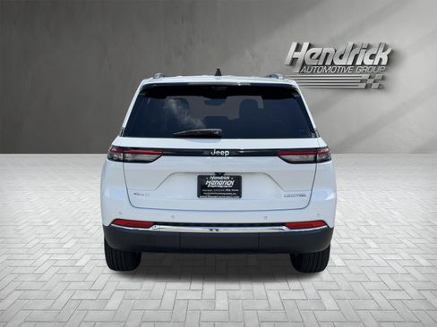 Used 2023 Jeep Grand Cherokee Limited w/ Luxury Tech Group II AWD/4WD image 9