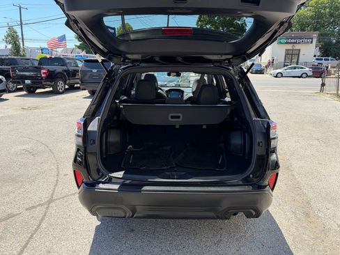 Used 2025 Subaru Forester Premium AWD/4WD image 7
