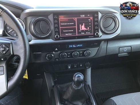 Used 2022 Toyota Tacoma TRD Off-Road image 17