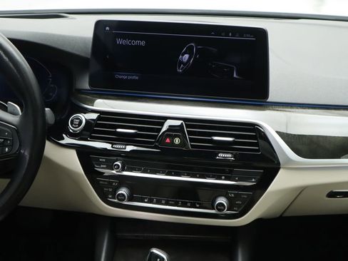 Certified 2023 BMW 530e w/ Premium Package image 14