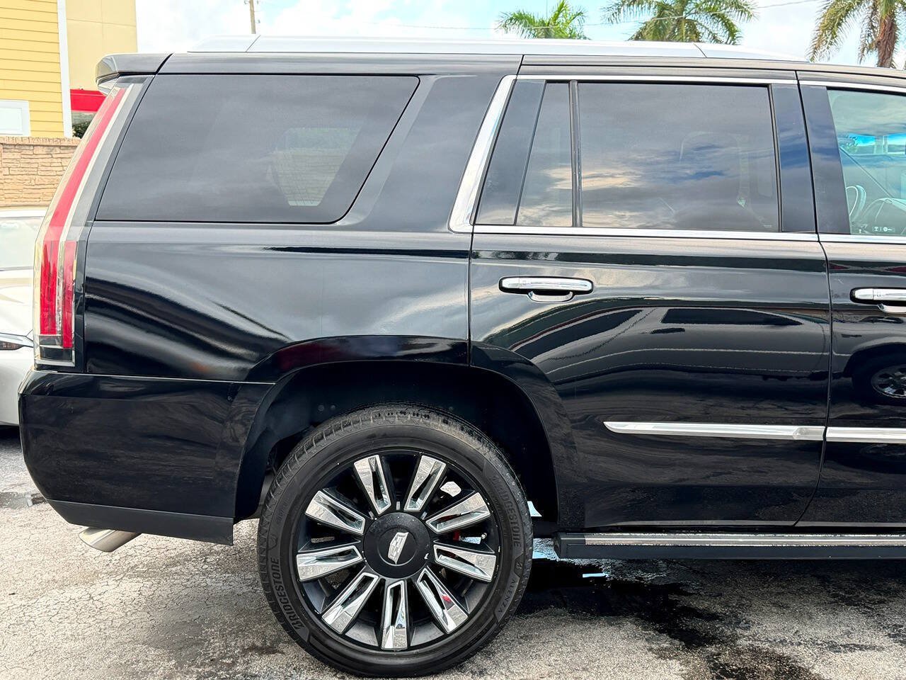 Used 2016 Cadillac Escalade Platinum AWD/4WD image 12