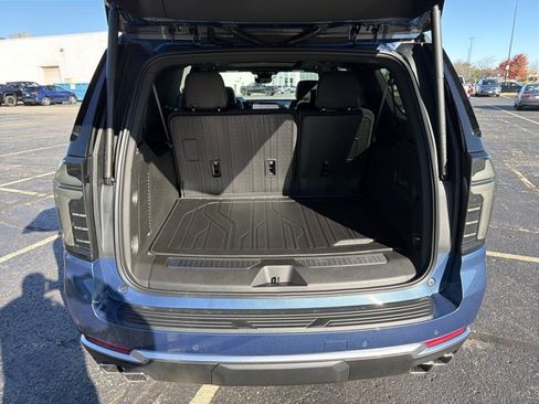 New 2026 Chevrolet Suburban High Country image 36