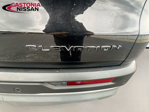 Used 2025 GMC Acadia Elevation image 44