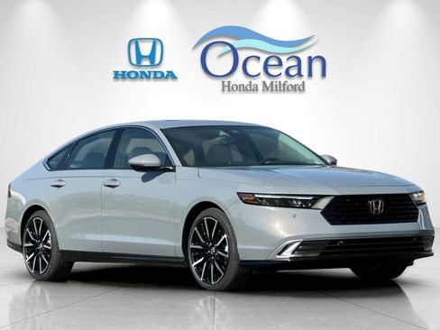 New 2026 Honda Accord Touring image 7