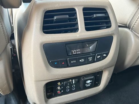 Used 2018 Honda Pilot Touring image 13