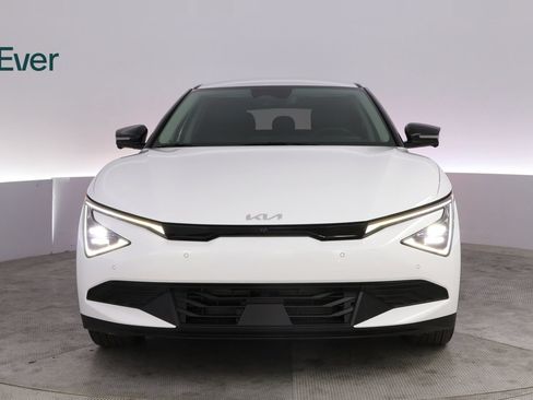 Used 2025 Kia EV6 Light w/ Light LR Technology Package RWD image 12
