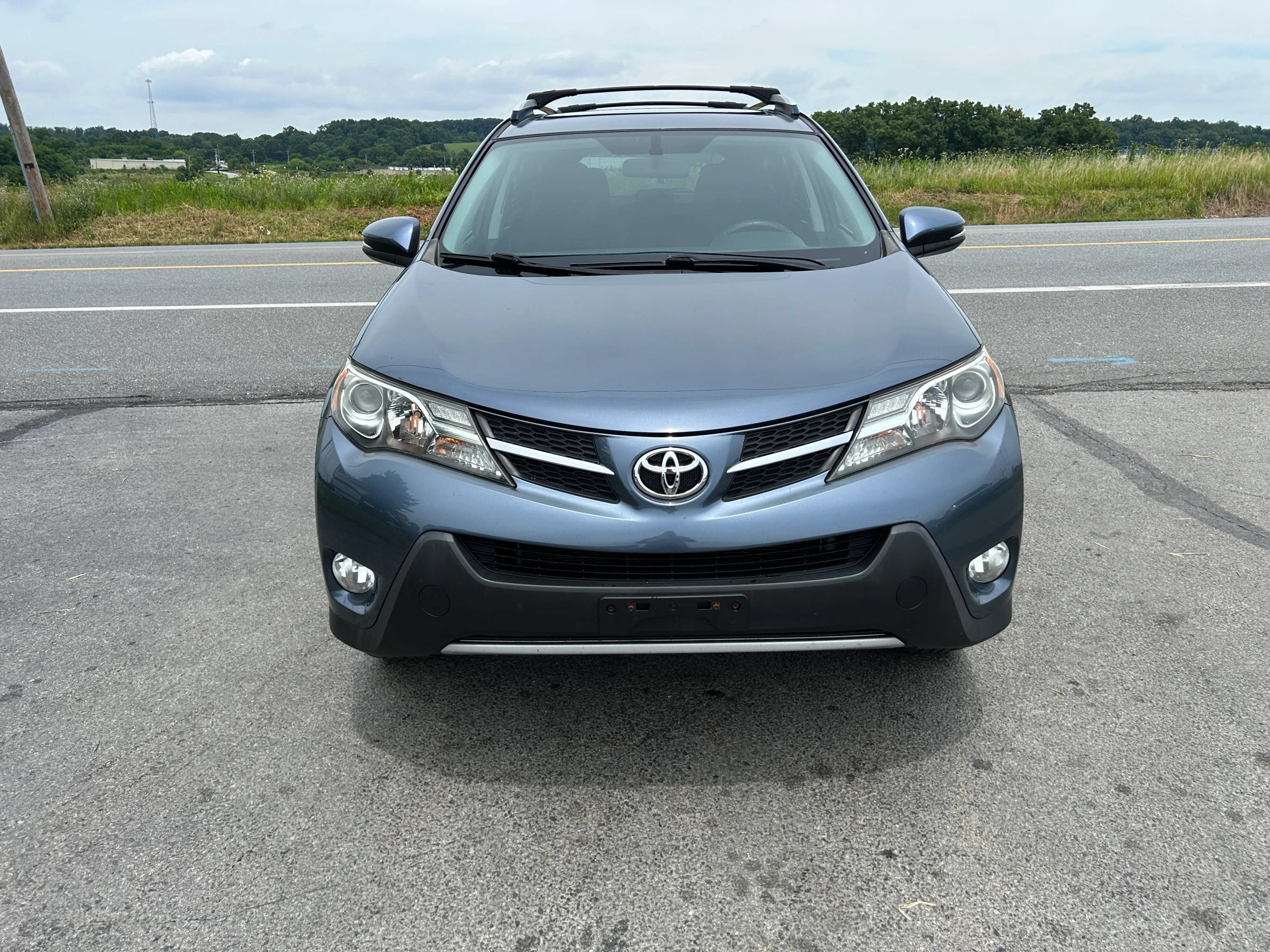 Used 2013 Toyota RAV4 XLE AWD/4WD image 5
