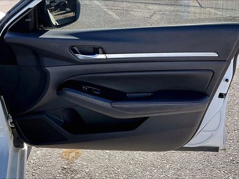 Used 2024 Nissan Altima 2.5 SR w/ SR Premium Package image 25