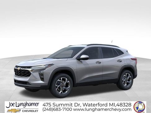 New 2026 Chevrolet Trax LT w/ Sunroof Package FWD image 2