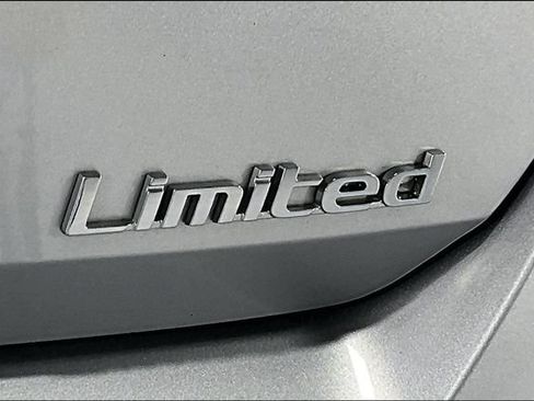 Used 2023 Hyundai Elantra Limited FWD image 23