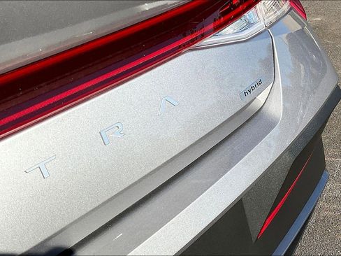 New 2025 Hyundai Elantra SEL image 9