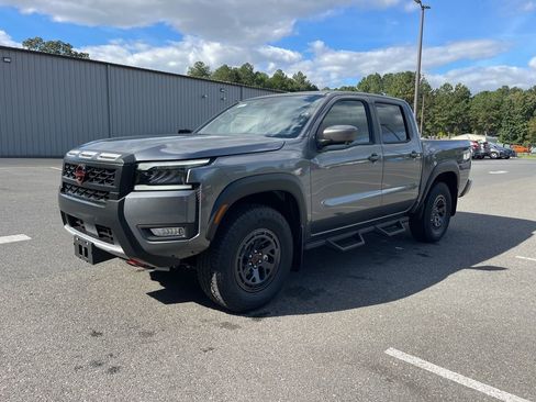 New 2026 Nissan Frontier PRO-4X w/ Pro-4x Convenience Package AWD/4WD image 2