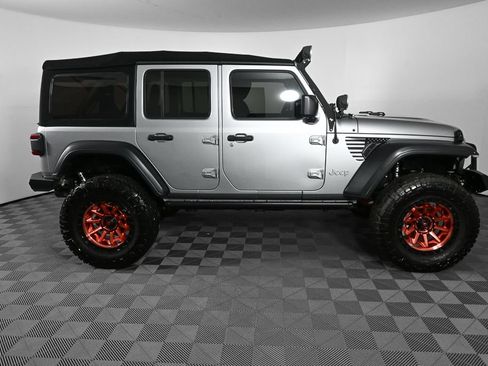 Used 2018 Jeep Wrangler Unlimited Sport S AWD/4WD image 24