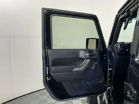 Used 2015 Jeep Wrangler Unlimited Sport w/ Connectivity Group AWD/4WD image 17