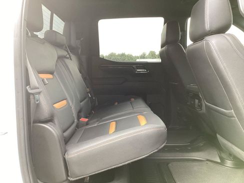 Used 2025 GMC Sierra 1500 AT4 w/ AT4 Premium Package AWD/4WD image 4