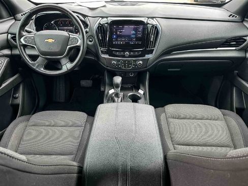 Used 2022 Chevrolet Traverse LT FWD image 11