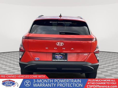 Used 2025 Hyundai Kona SEL image 5