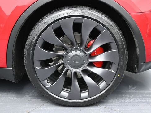 Used 2021 Tesla Model Y Performance image 13