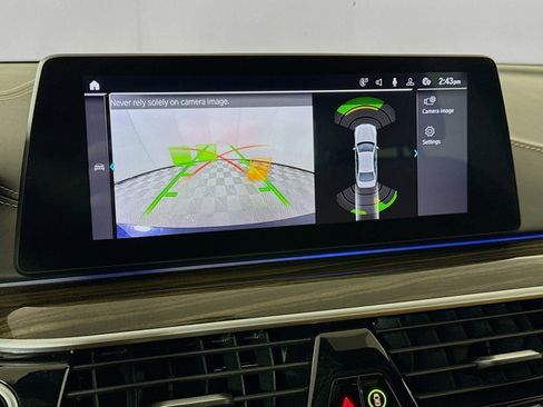 Used 2020 BMW 530e xDrive image 19