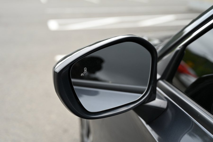 Used 2024 Honda Civic EX-L image 10