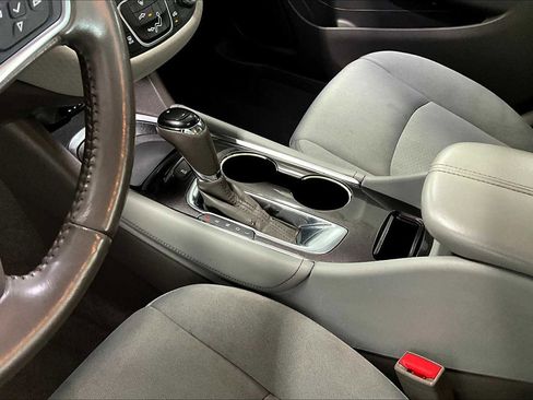 Used 2018 Chevrolet Malibu LT w/ Driver Confidence Package image 14