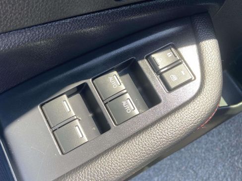 Used 2025 Honda Ridgeline Black Edition image 17