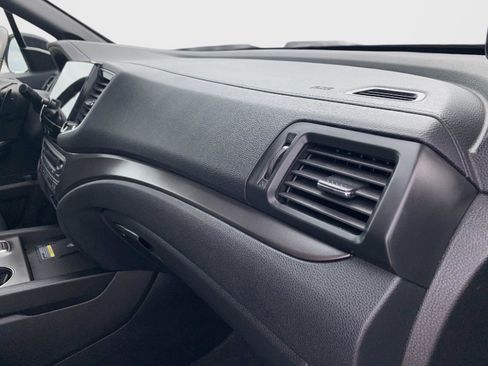 Certified 2025 Honda Passport EX-L image 39
