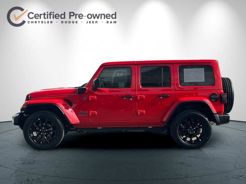 Used 2025 Jeep Wrangler Unlimited Sahara w/ Safety Group AWD/4WD image 7