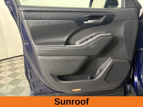 Used 2024 Toyota Highlander XSE image 8