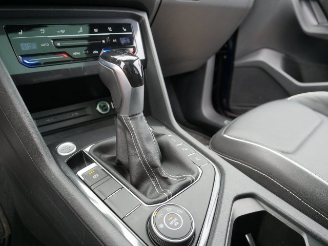 Certified 2023 Volkswagen Tiguan SEL R-Line AWD/4WD image 30