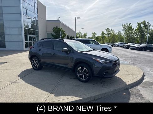 Used 2024 Subaru Crosstrek 2.0i Premium AWD/4WD image 3