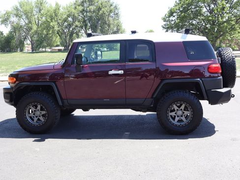 Used 2007 Toyota FJ Cruiser 4WD image 9